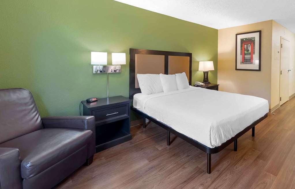 Extended Stay America Suites - Wichita - East Chambre photo